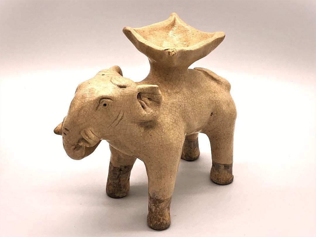 【 南洋陶磁 】　白釉象　宋胡禄/サンカローク　渡来品骨董　　L0317F