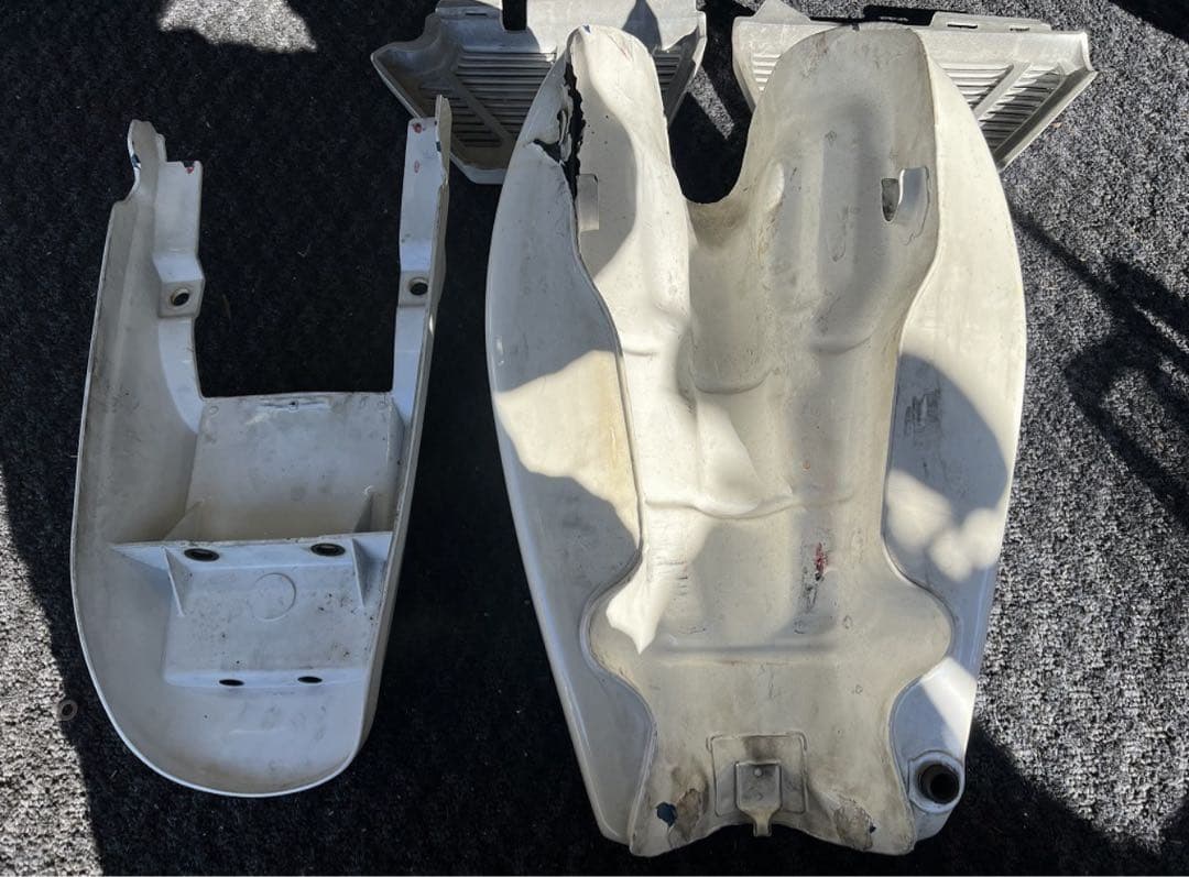 カワサキ Z1　Z2 外装セット パールホワイト 珍しいロゴ付アルフィンカバー