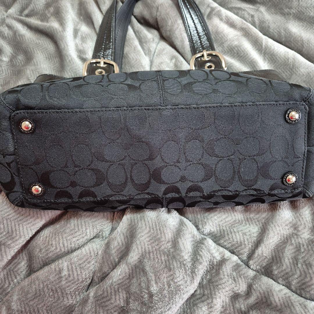 Coach ブラック ショルダーバッグ　F13742