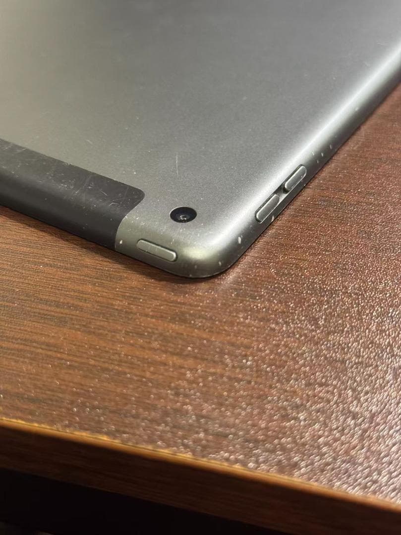 【iPad】第8世代 128GB スペースグレーWi-Fi + Cellular