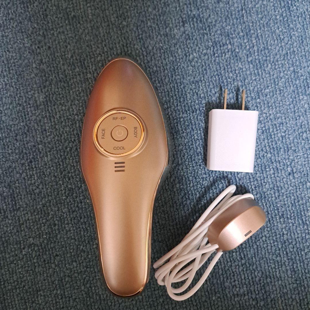 IKKOさんプロデュース　Éclat 美顔器 RF・EP・COOL機能