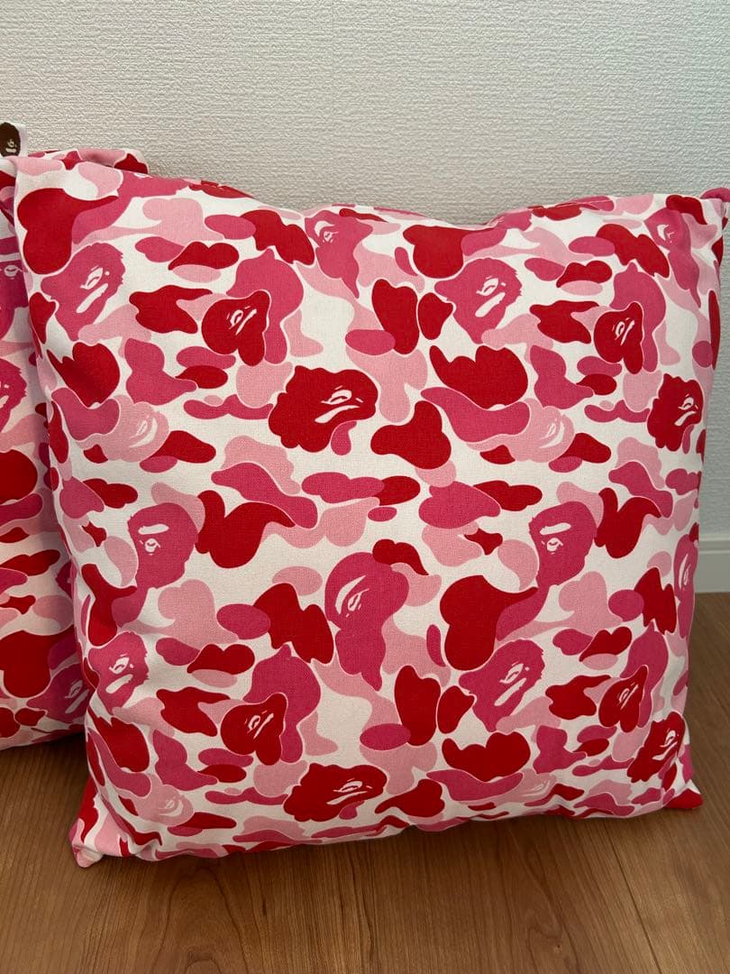 ア　ベイシングエイプ　クッション２個セット