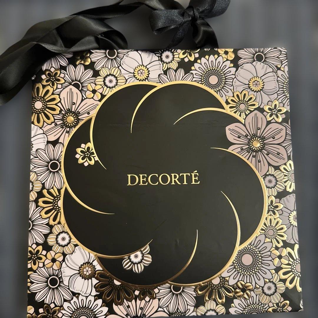 新品・未開封　コスメデコルテ　クリスマスコフレ　ショッパー付き