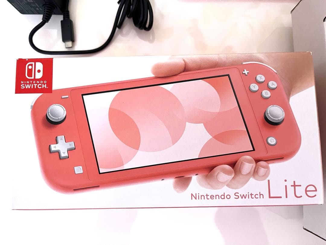 【美品】Nintendo Switch lite コーラル　ピンク