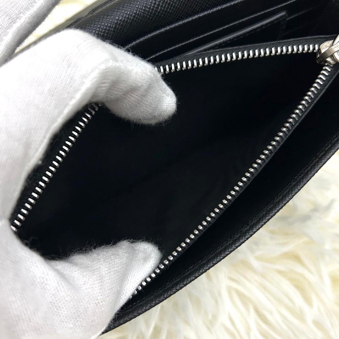 ［美品］PRADA SAFFIANO ROBOT シルバーメタル 長財布