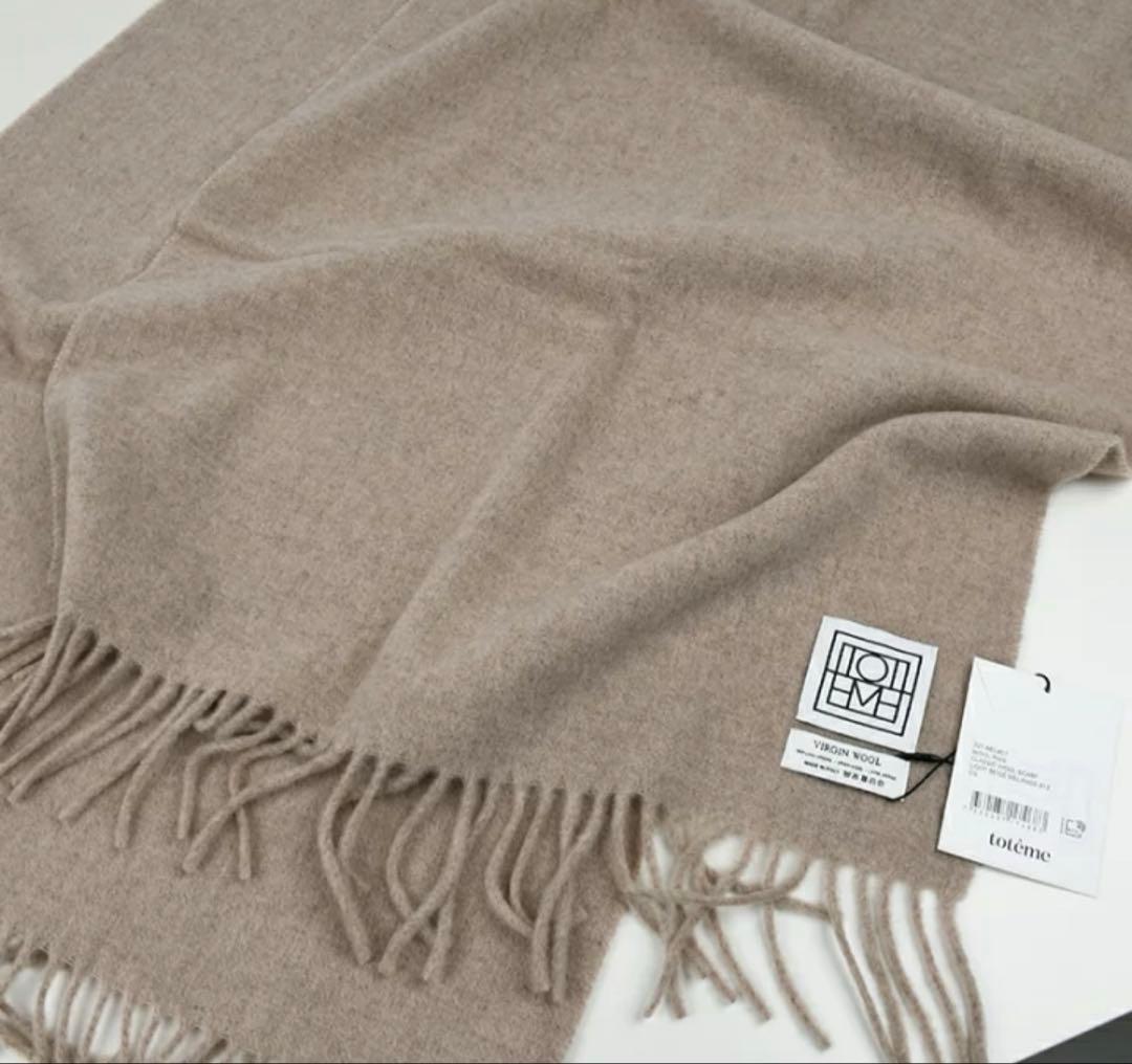 toteme超美品！定価25000円ヴァージンウールマフラー
