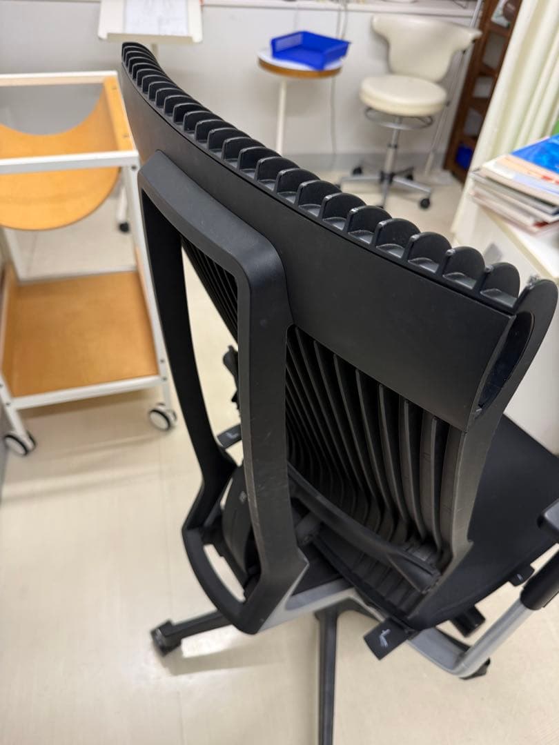 イトーキ スピーナチェア 高級オフィスチェア【最高の座り心地】②