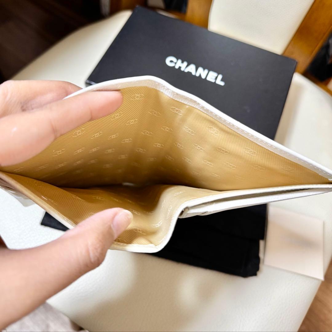 シャネル Chanel 長財布　ココマーク　ゴールド金具　アイボリーホワイト