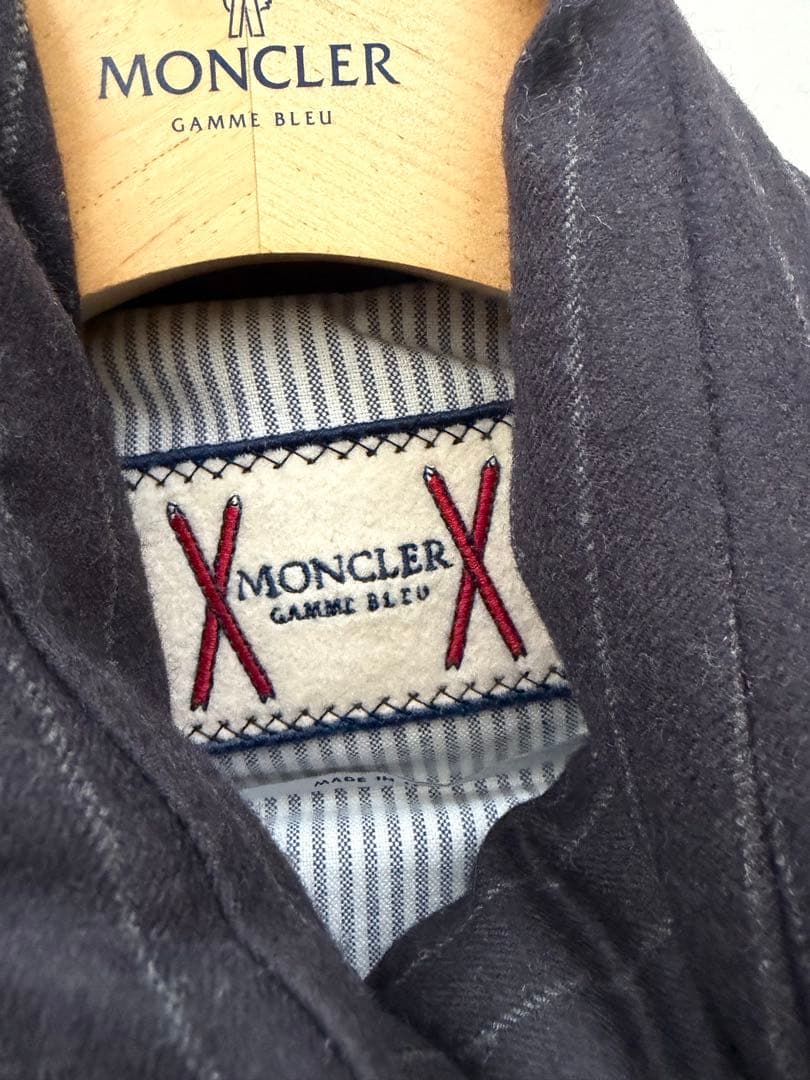 超レア！ガムブルー　MONCLER ダウンベスト