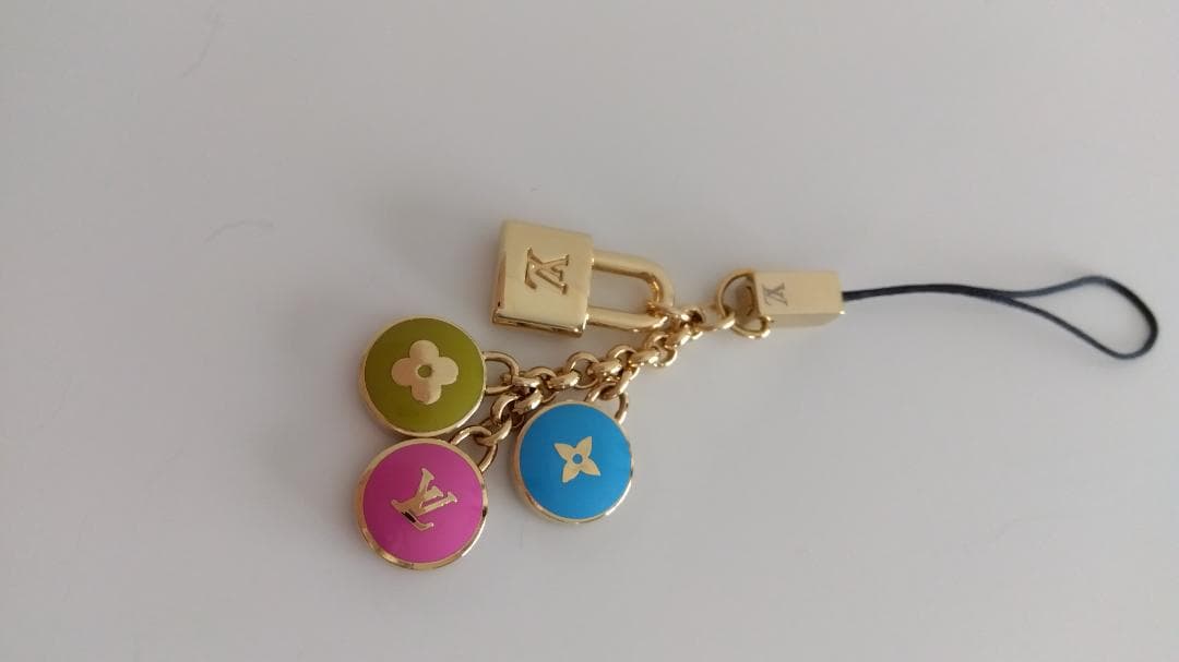 LOUIS VUITTON ビジュー テレフォンヌ パスティーユ ストラップ