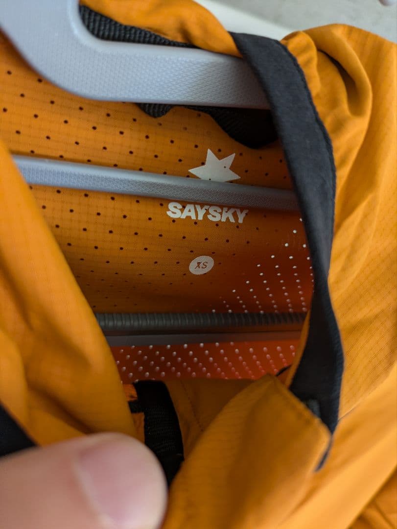 saysky セイスカイ　オレンジ ウインドブレーカー　サイズxs