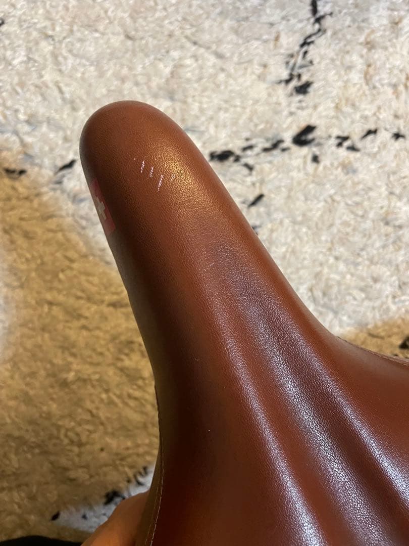 BRUNO エルゴノミックブラウンレザーサドル