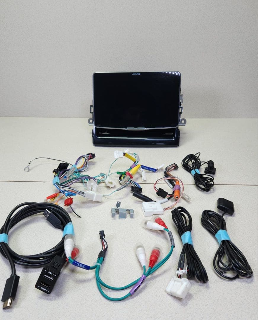 アルパイン　DAF9Z フローティングディスプレイオーディオ　ALPINE