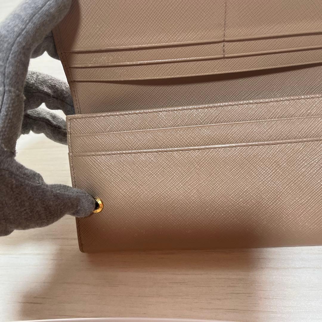 PRADAプラダ ベージュ系　長財布