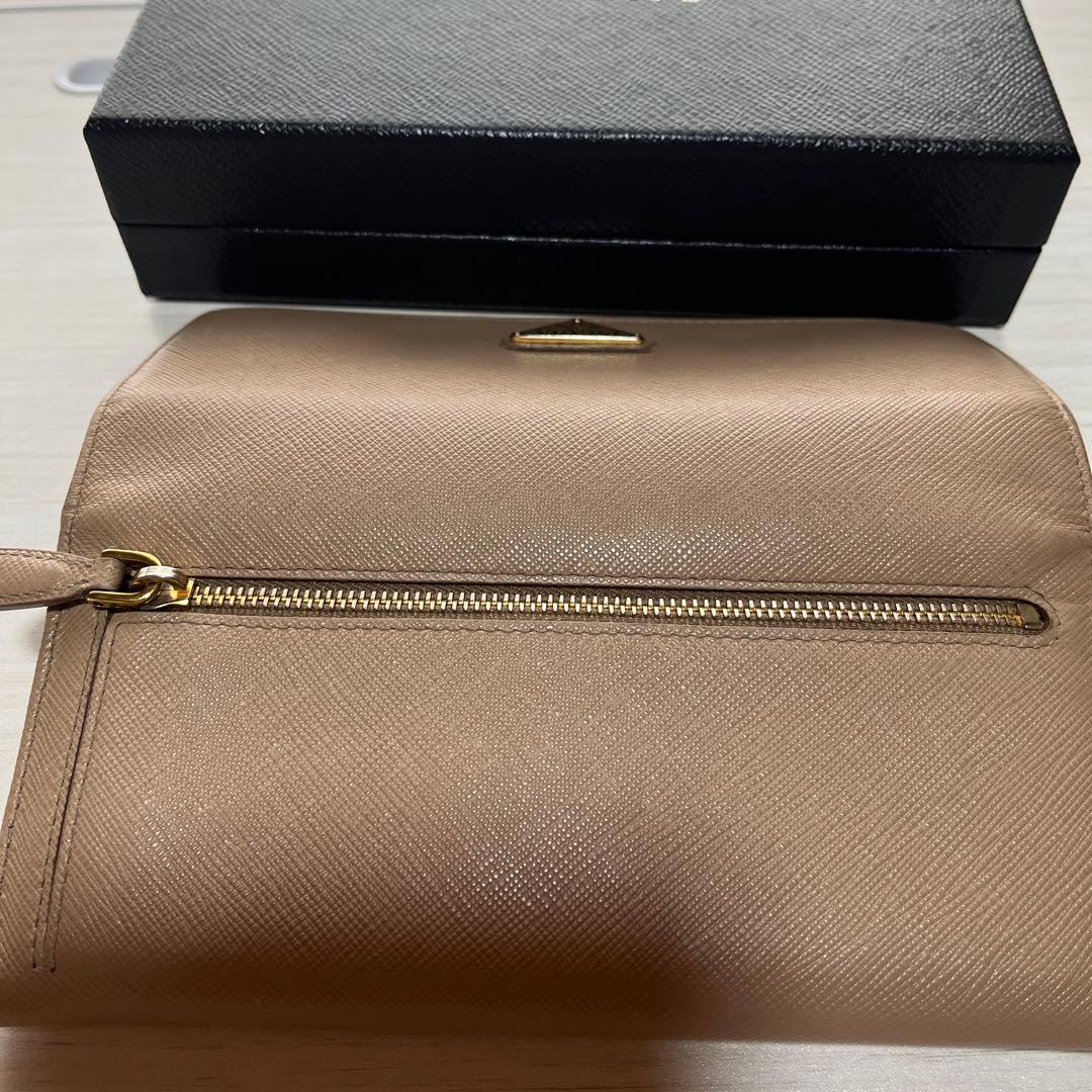 PRADAプラダ ベージュ系　長財布