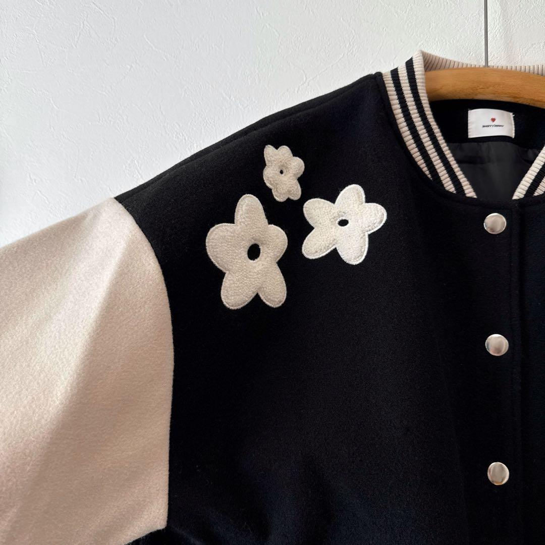 merry jenny フラワースタジャン パイル刺繍 花 オーバーサイズ 黒