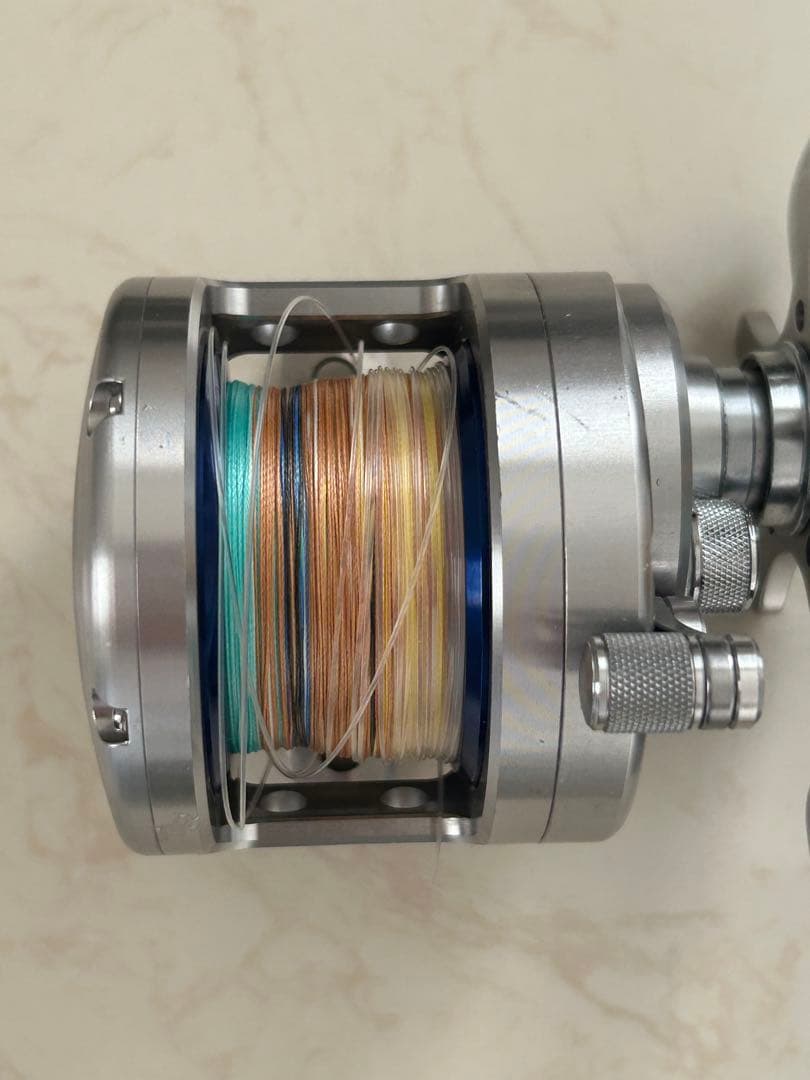 ダイワ　SALTIGA Daiwa Z-30ベイトリール　純正ハンドル付き