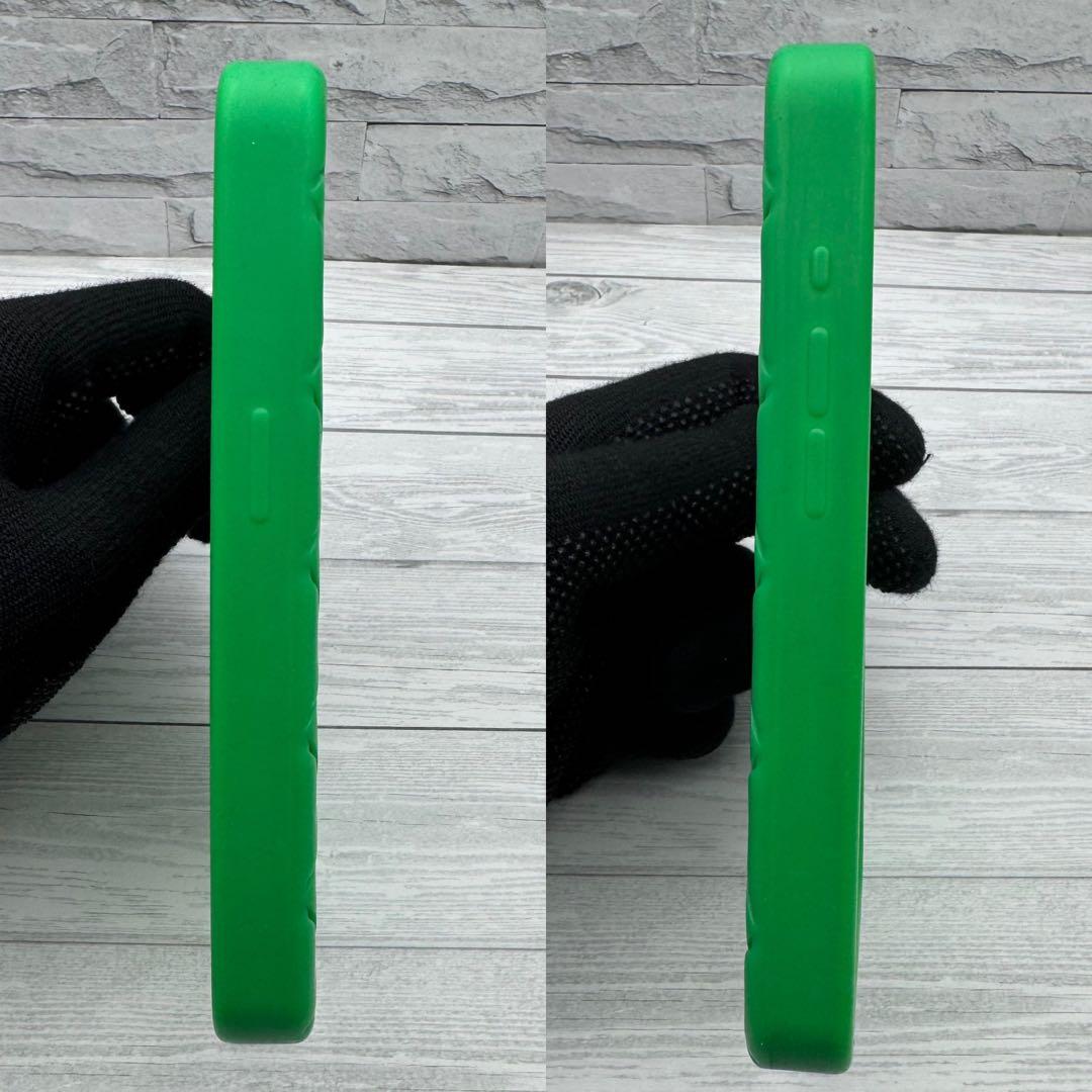 【美品】ボッテガヴェネタ イントレチャート iPhone15Pro ケース 緑色