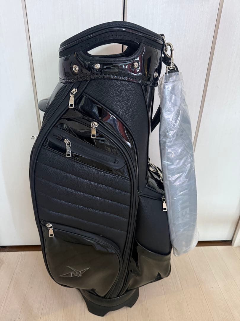 入手困難!1PIU1UGUALE3 GOLF 高級　キャディバッグ