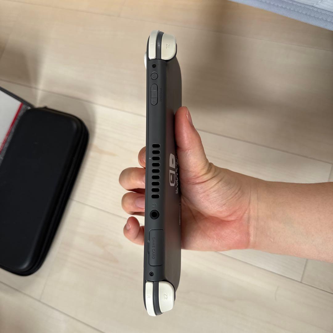 完動品　Nintendo Switch lite