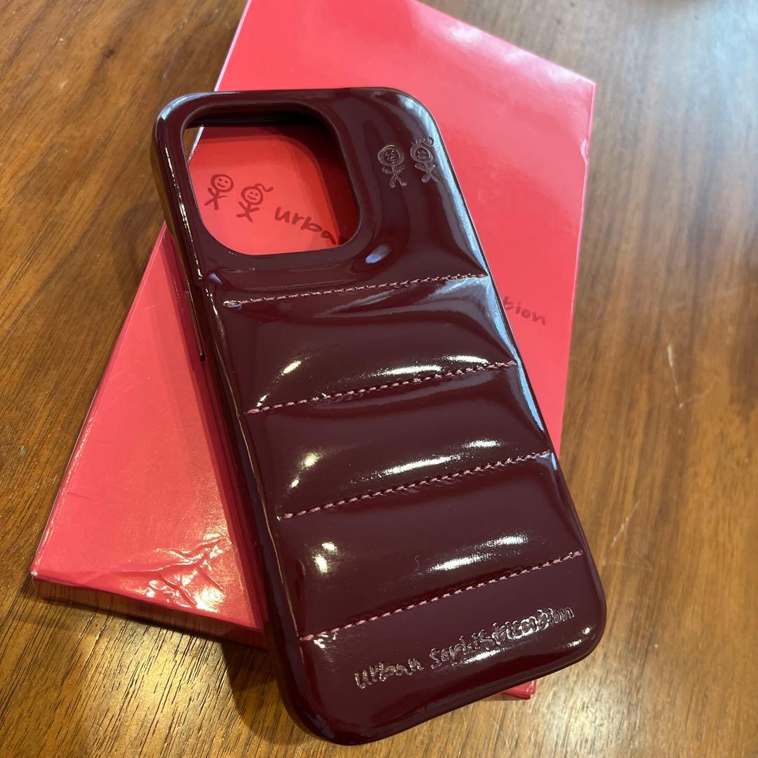 【urban sophistication】iPhone15Proダークチェリー