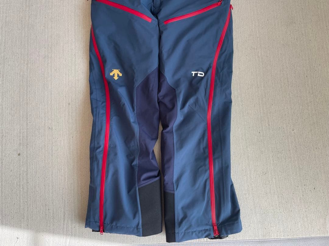 TEAM DESCENTE スキーウェア チームデサントスキーウェア