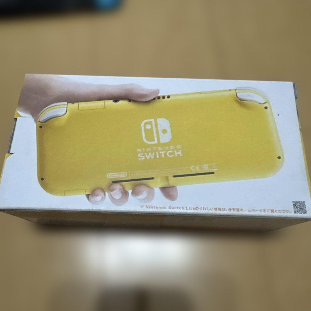 Nintendo Switch Lite イエロー　新品　箱破れあり