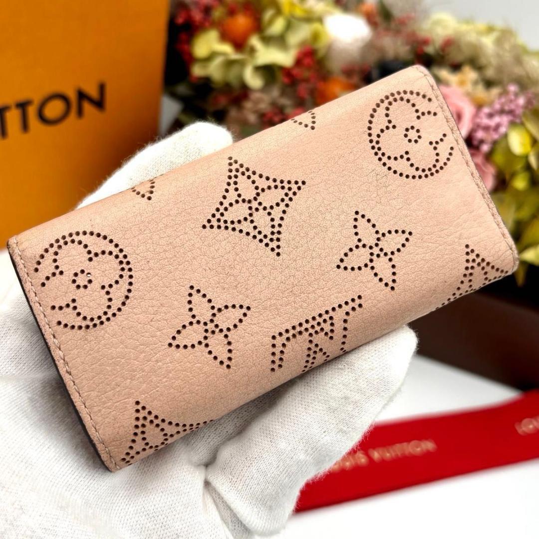 ルイヴィトン キーケース マヒナ ピンク ミュルティクレ 4 キーホルダー