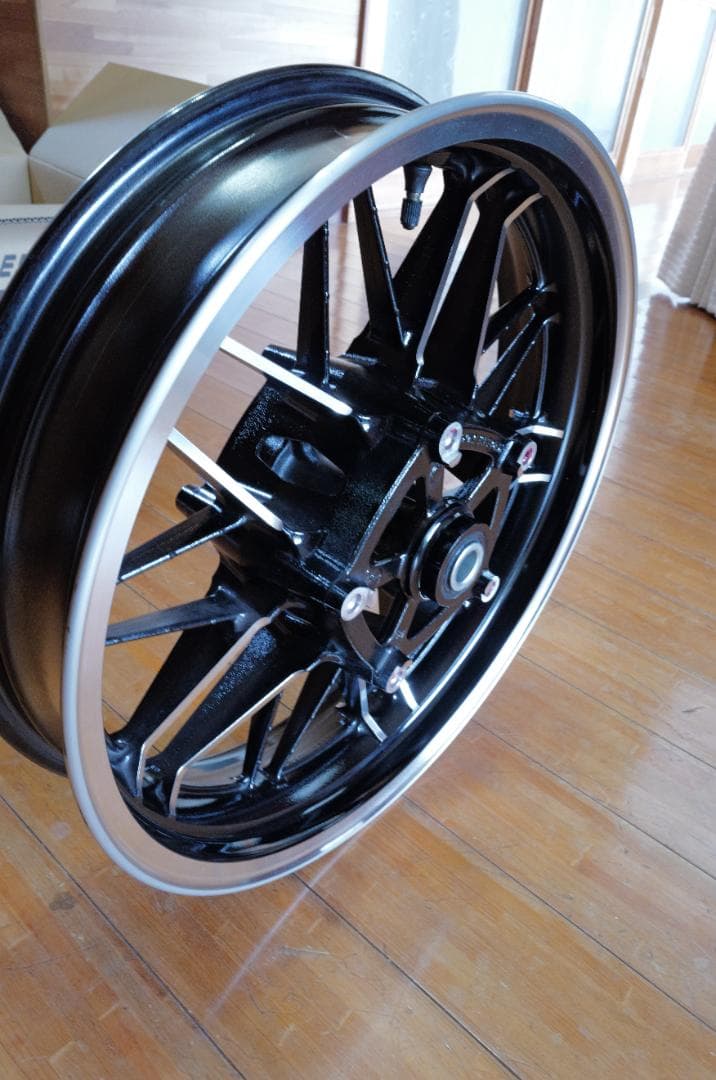 Z900RS 純正フロントホイール