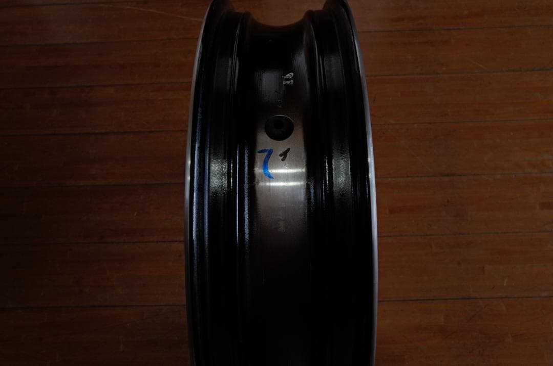 Z900RS 純正フロントホイール