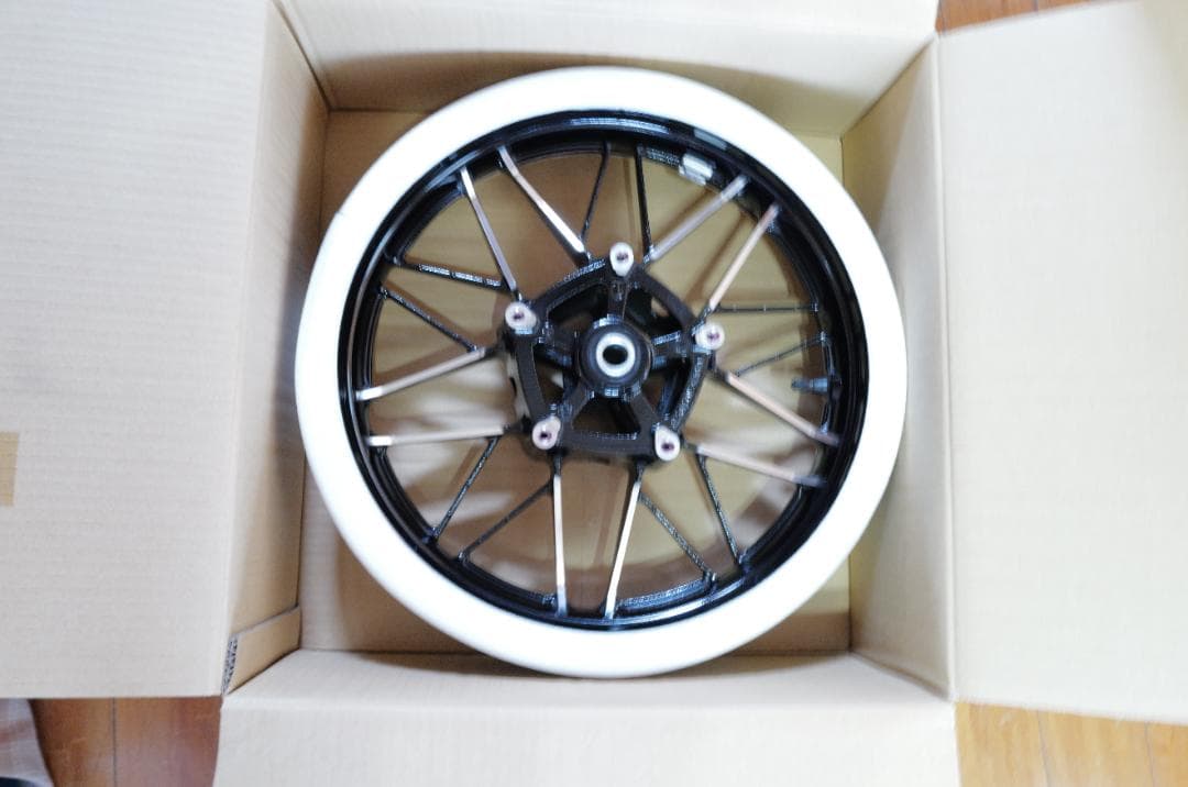 Z900RS 純正フロントホイール