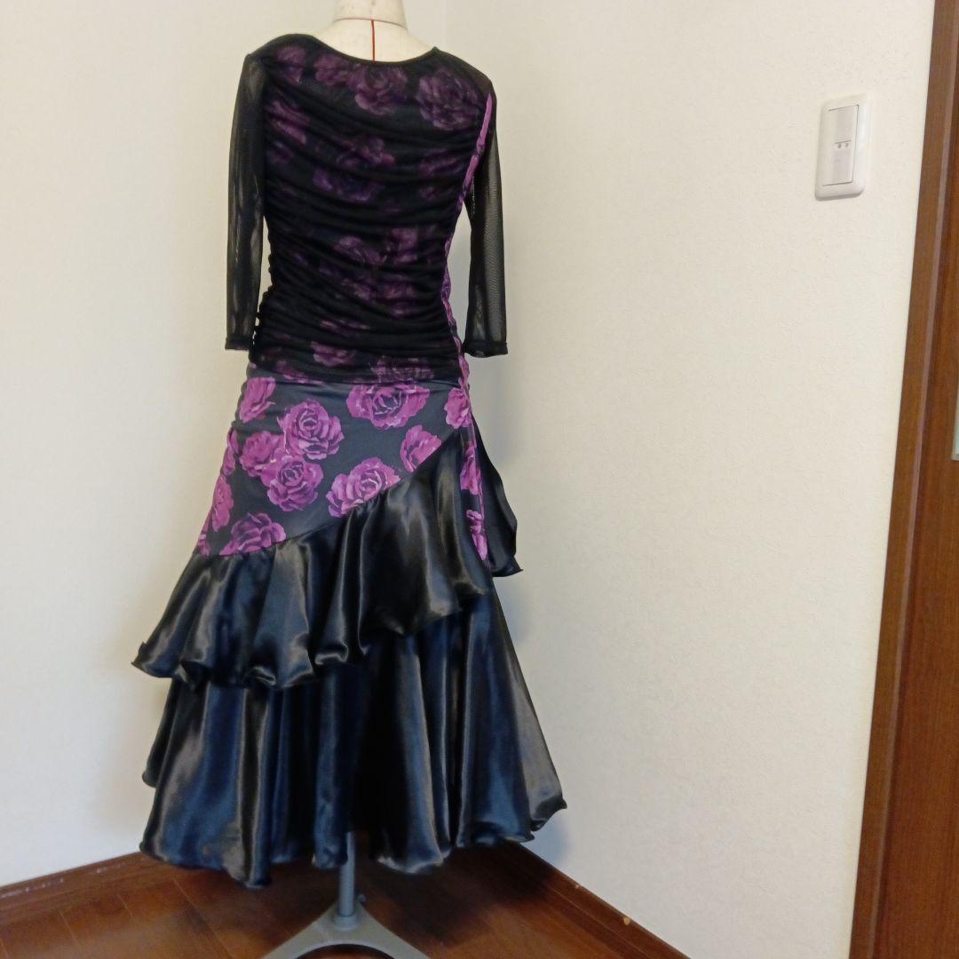 専用✨️豪華✨️社交ダンス用ツ―ピ―スドレス 黒と紫の花柄（M〜Ｌサイズ）