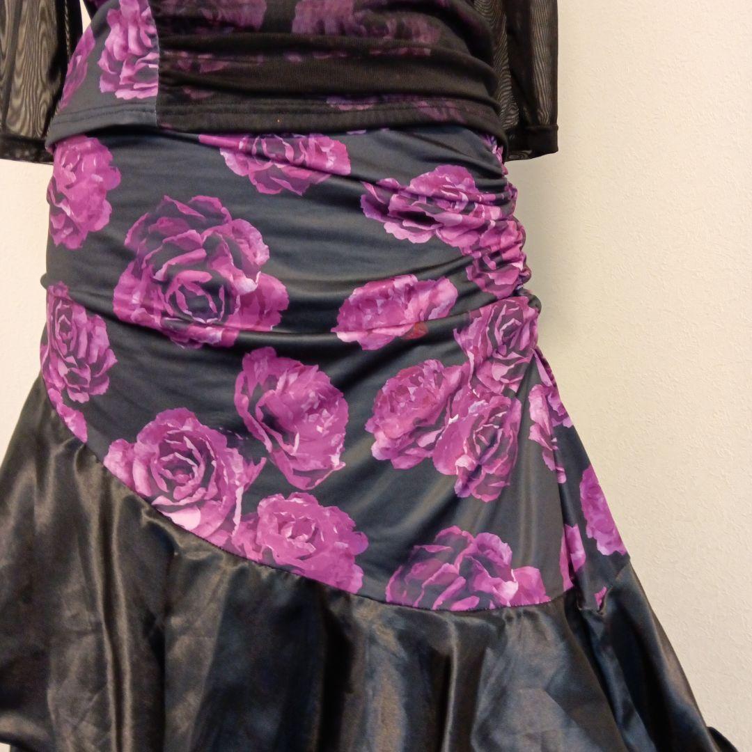 専用✨️豪華✨️社交ダンス用ツ―ピ―スドレス 黒と紫の花柄（M〜Ｌサイズ）