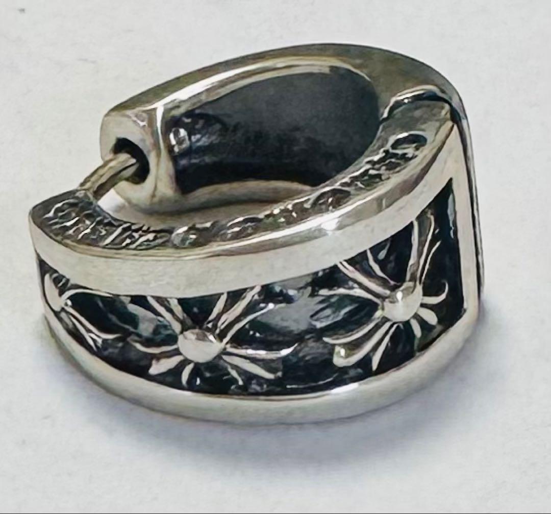 【CHROME HEARTS】ナローVバンドピアス CHX（左耳用）