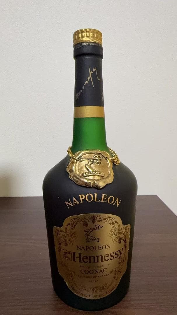 未開栓 ヘネシー ナポレオン コニャック 金キャップ 700ml 40% 箱付き