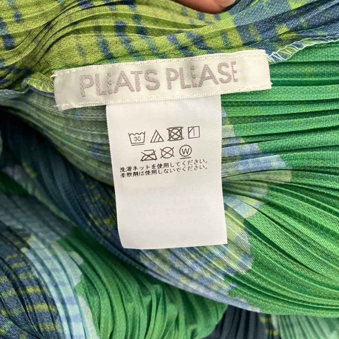 プリーツプリーズ　半袖　グリーン　柄　ワンピース