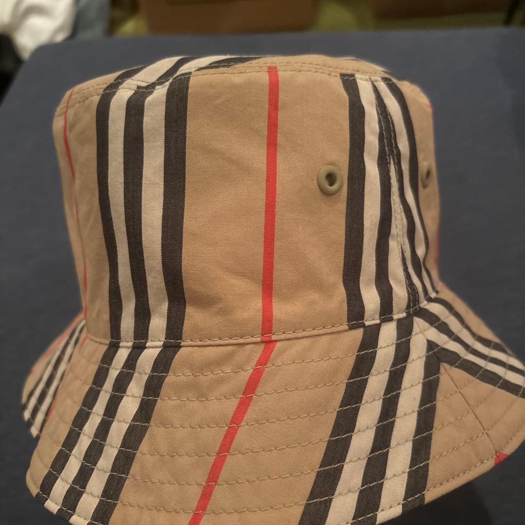 Burberry ストライプ バケットハット