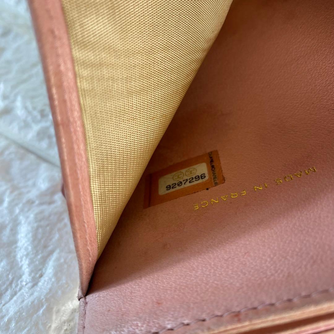 シャネル　三つ折り財布　ココマーク　ピンク　キャビアスキン　レザー　CHANEL