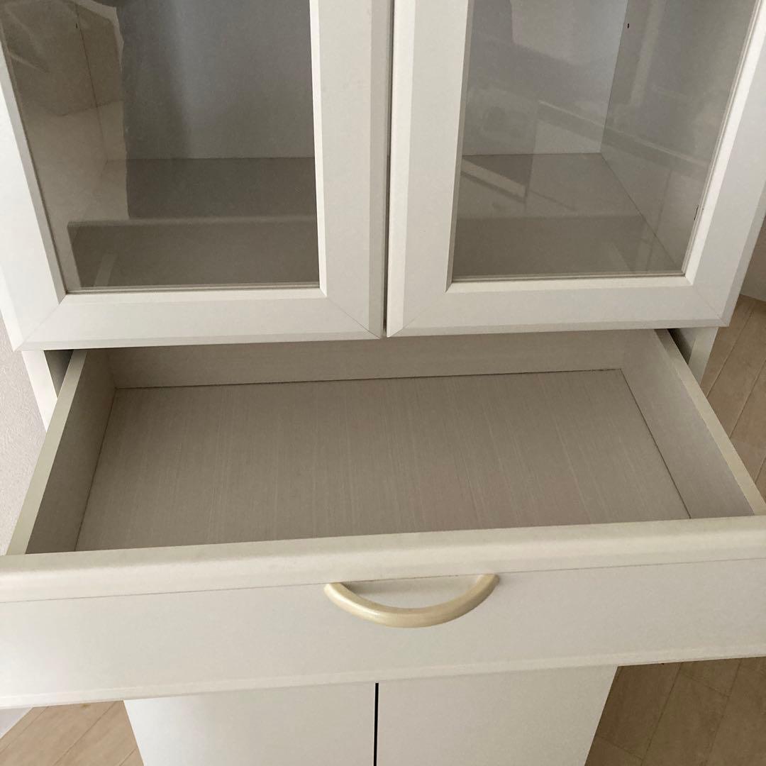 ホワイト ガラス扉付き収納 食器棚