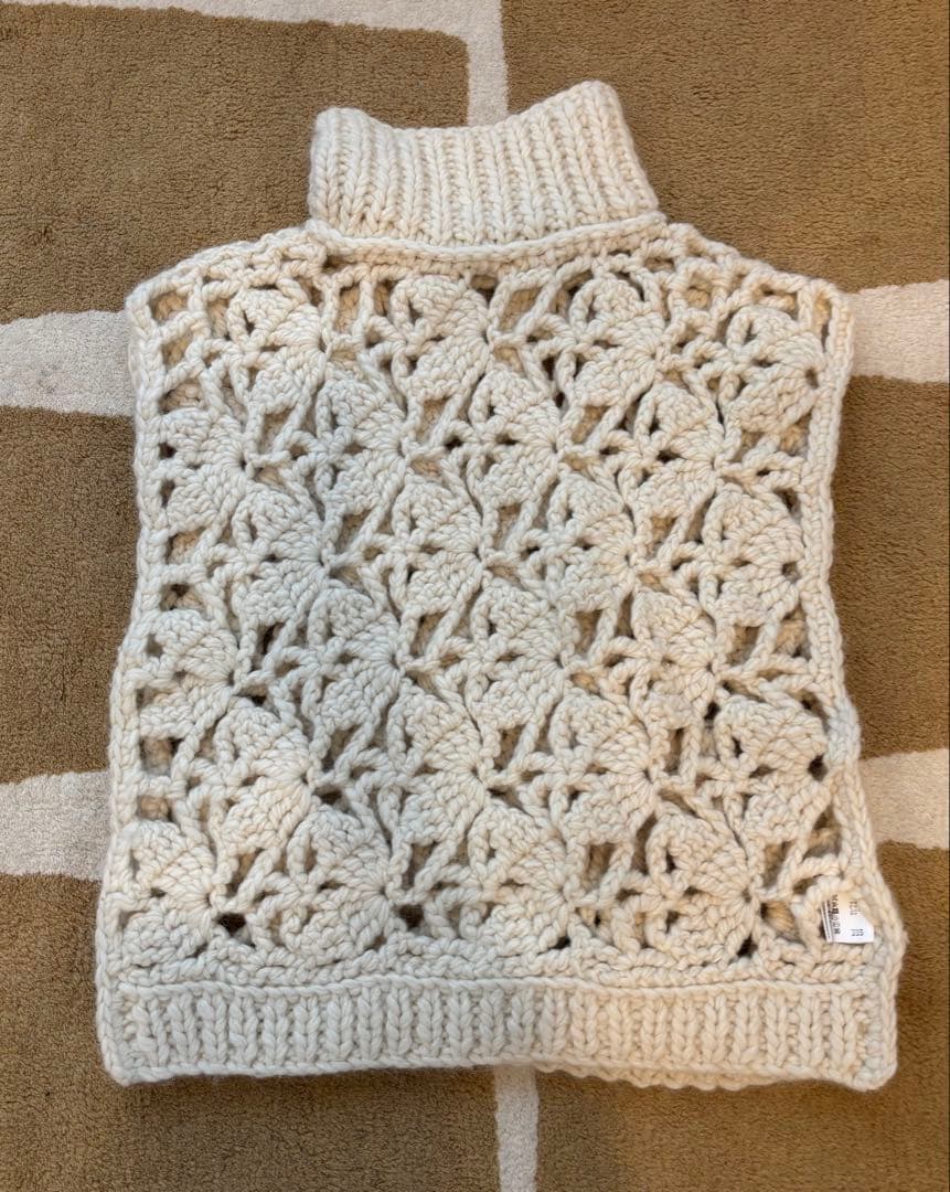 《新品タグ付》TOMORROWLAND（トゥモローランド）白ニット編みベスト