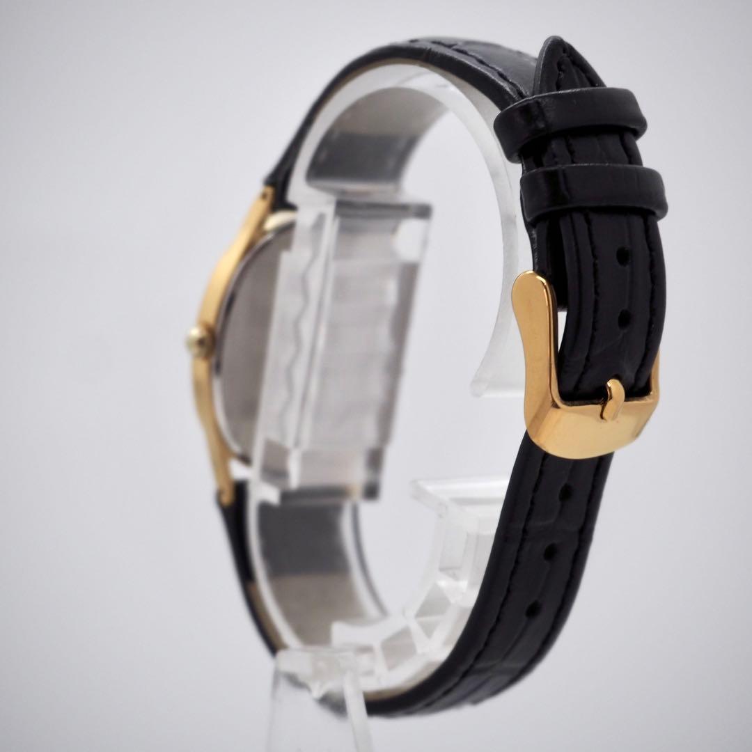 79 稼働【希少】イヴサンローラン　時計　レディース　星　オーバル　ゴールド