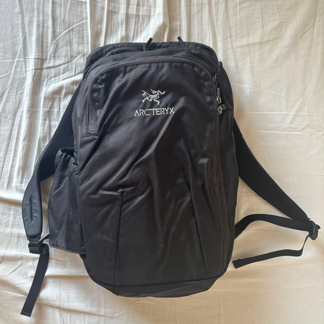 アークテリクス PENDER ペンダー　廃盤　ブラック 通学　通勤　リュック