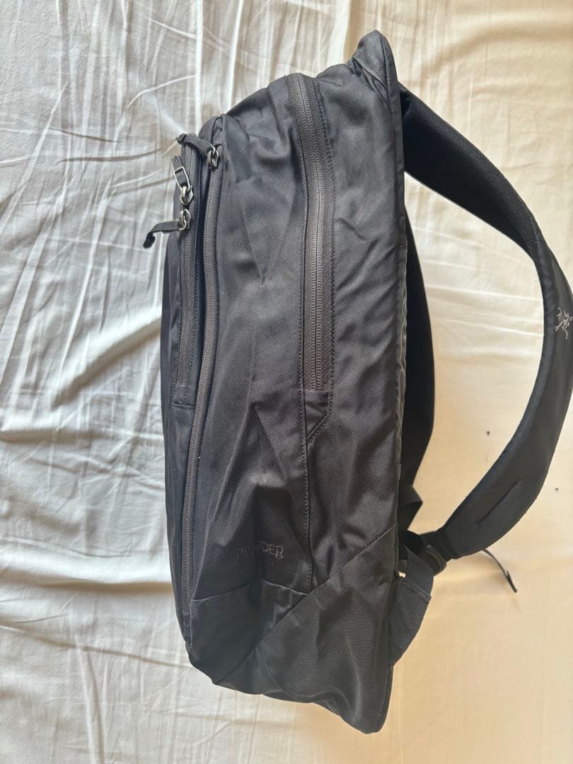 アークテリクス PENDER ペンダー　廃盤　ブラック 通学　通勤　リュック