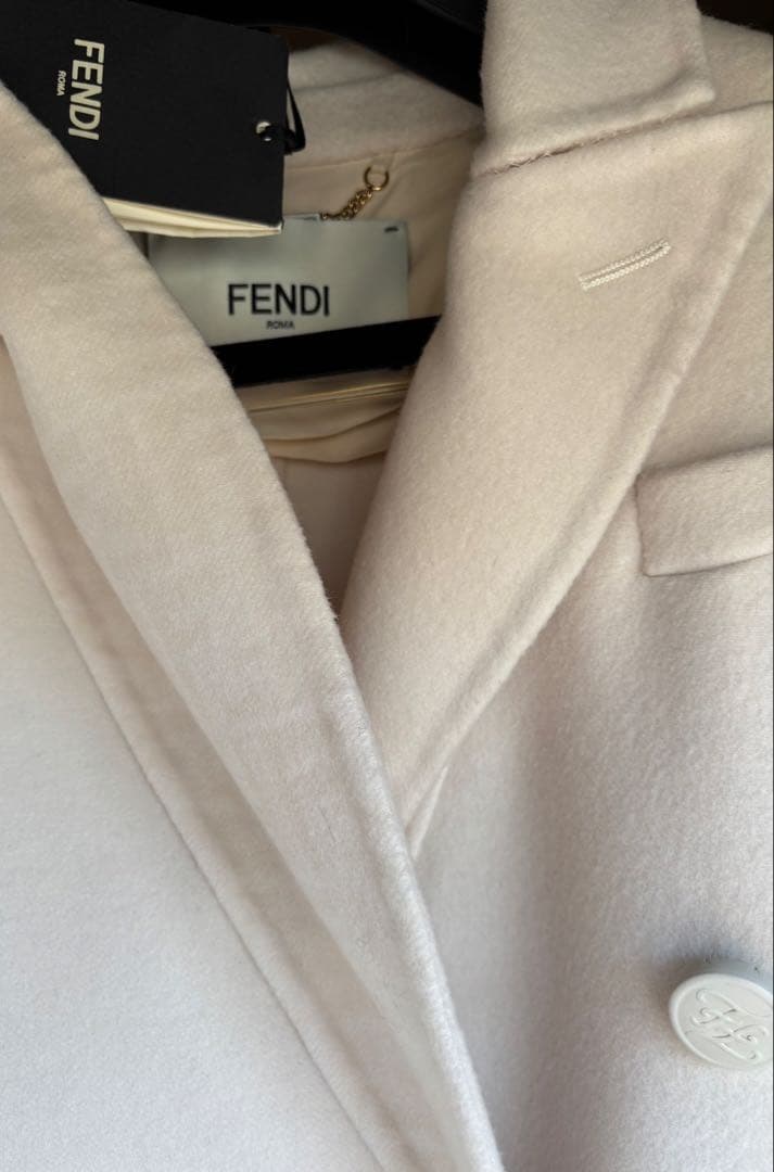 週末限定！FENDI 最高級裏FFウールコート　美品38 ホワイト