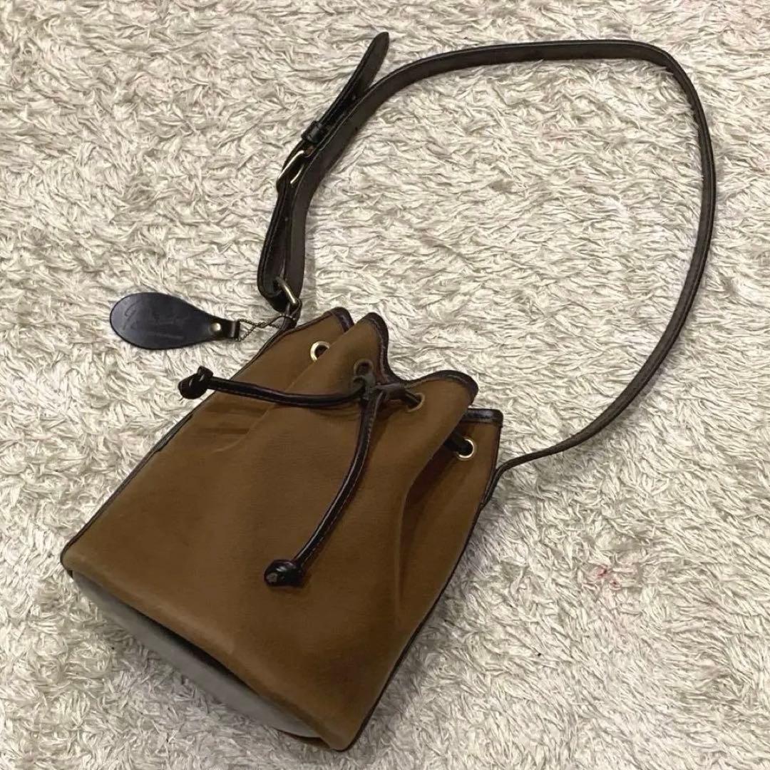 美品✨ ブレディ カルダーミニ ショルダーバッグ クロスボディ 巾着