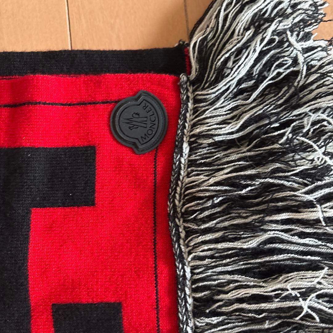 MONCLER フリンジ付きマフラー 赤黒