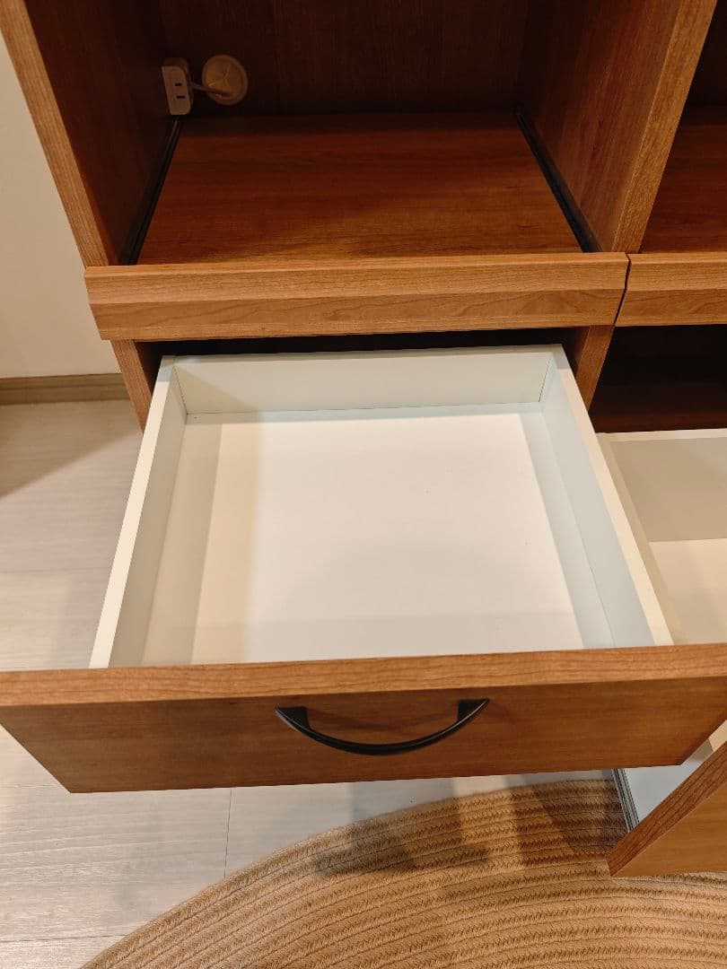 食器棚　木目調キャビネット ガラス扉付き