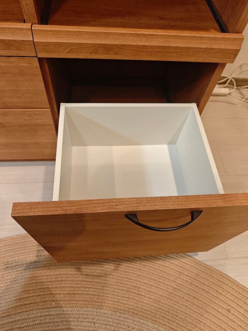 食器棚　木目調キャビネット ガラス扉付き