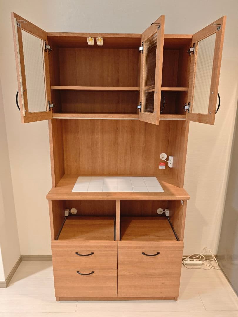 食器棚　木目調キャビネット ガラス扉付き