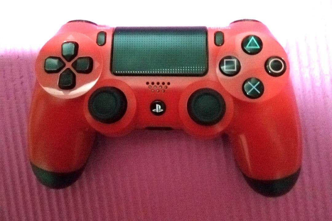 ps4本体 コントローラー2台　ソフト4本